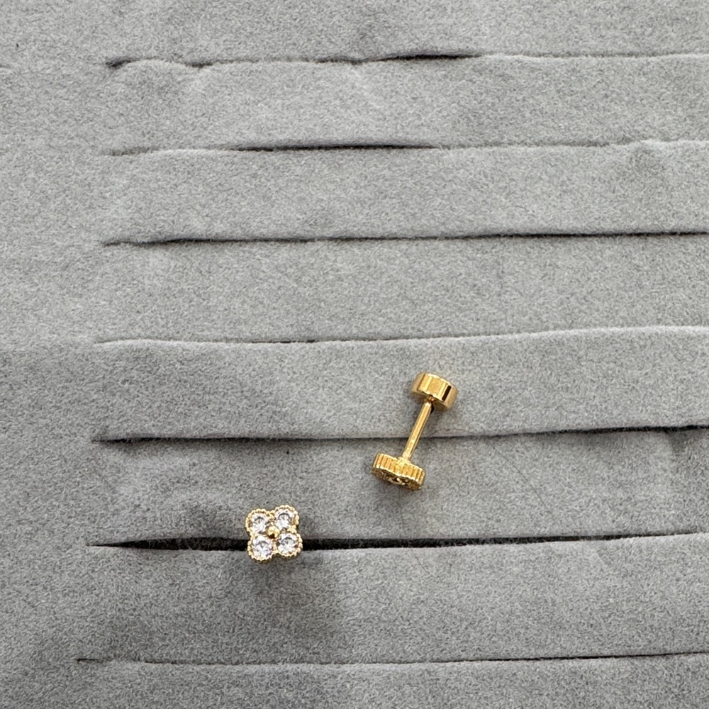 Gold and Diamond Flower Stud Earring